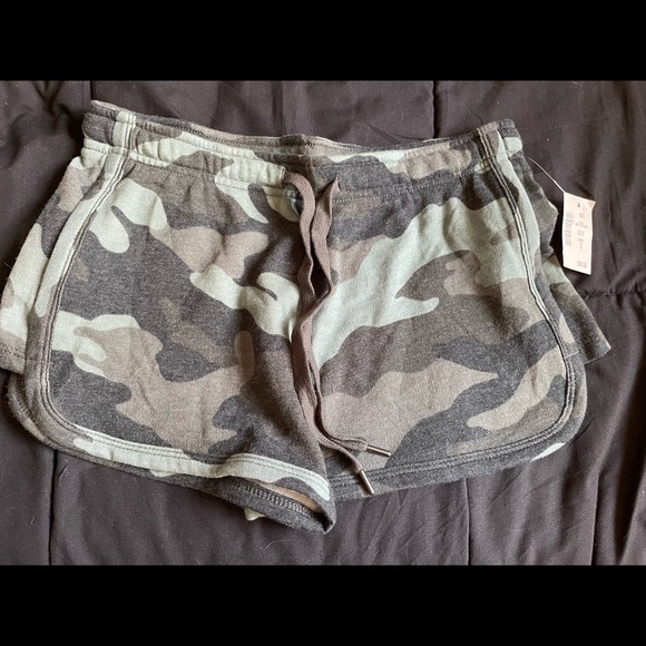 Pants - NWT American Eagle Camo Shorts
